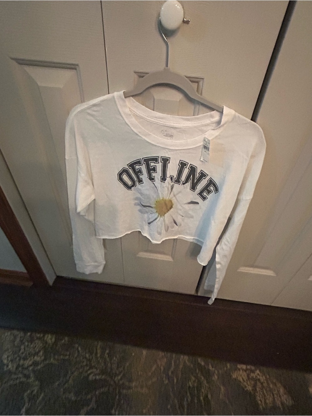 White 'OFFLINE' Daisy Cropped Long-Sleeve Top